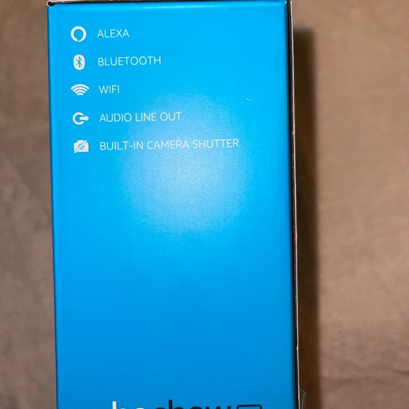 Echo show 5 w/ Amazon smart plug - Picture 6 of 11